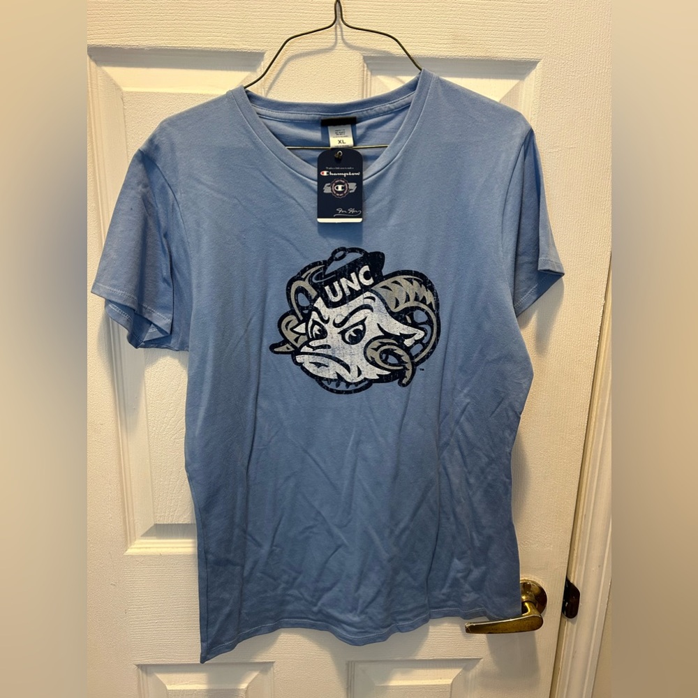 Champion Carolina Tarheel nwt shirt for her